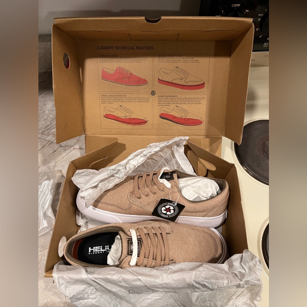 Element topaz shoes size 9.5